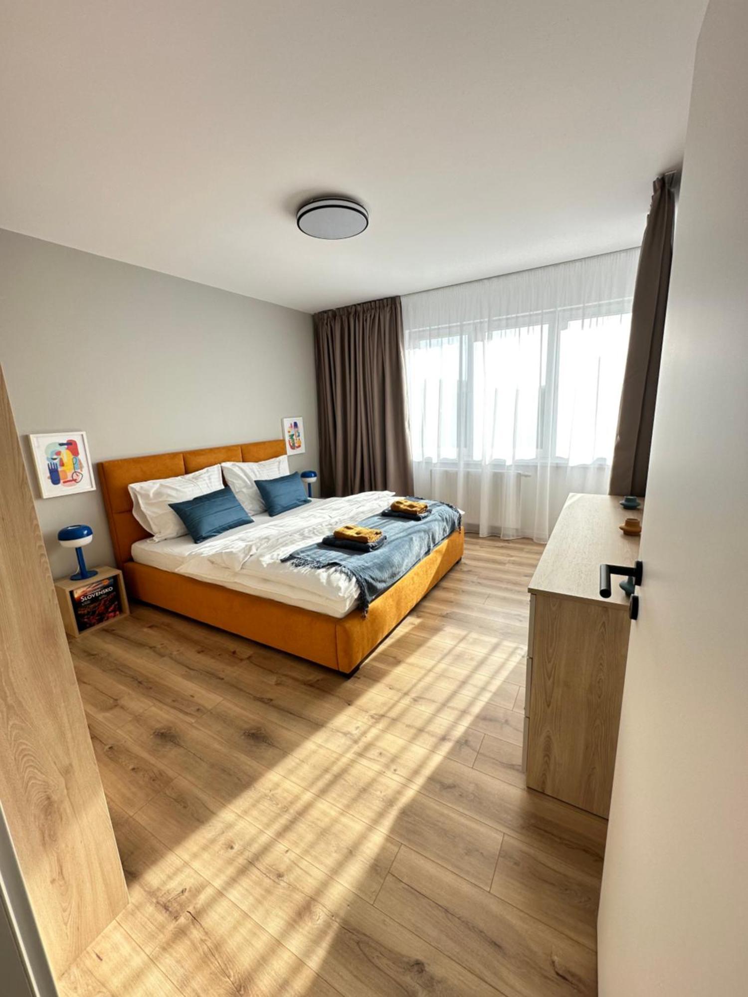 Trendy Apartment เตร็นชีน ภายนอก รูปภาพ