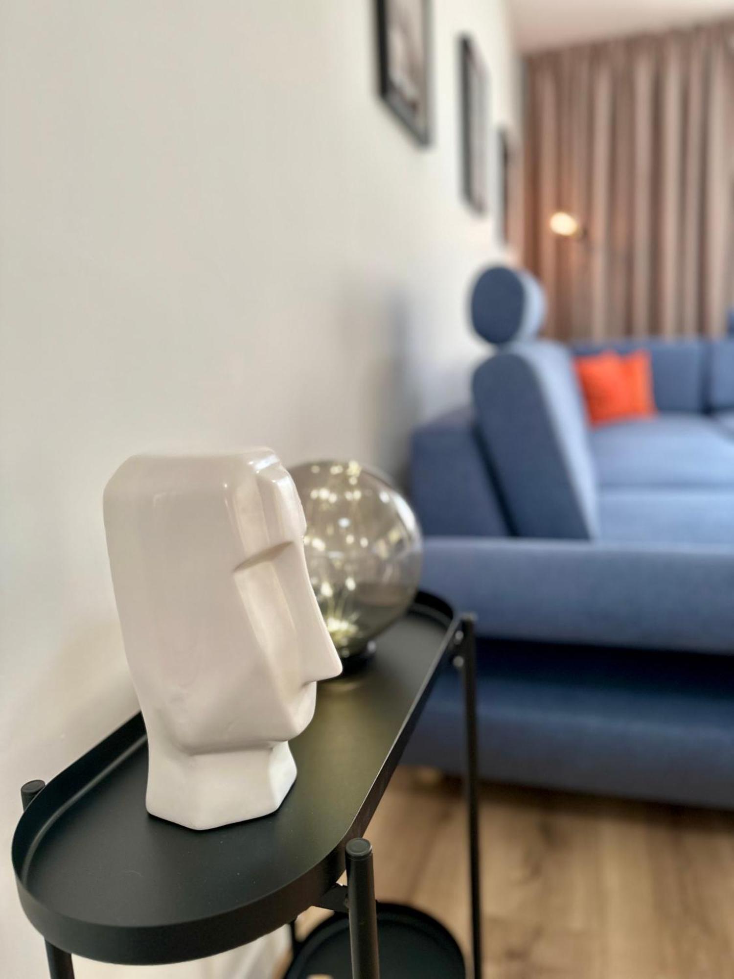 Trendy Apartment เตร็นชีน ภายนอก รูปภาพ
