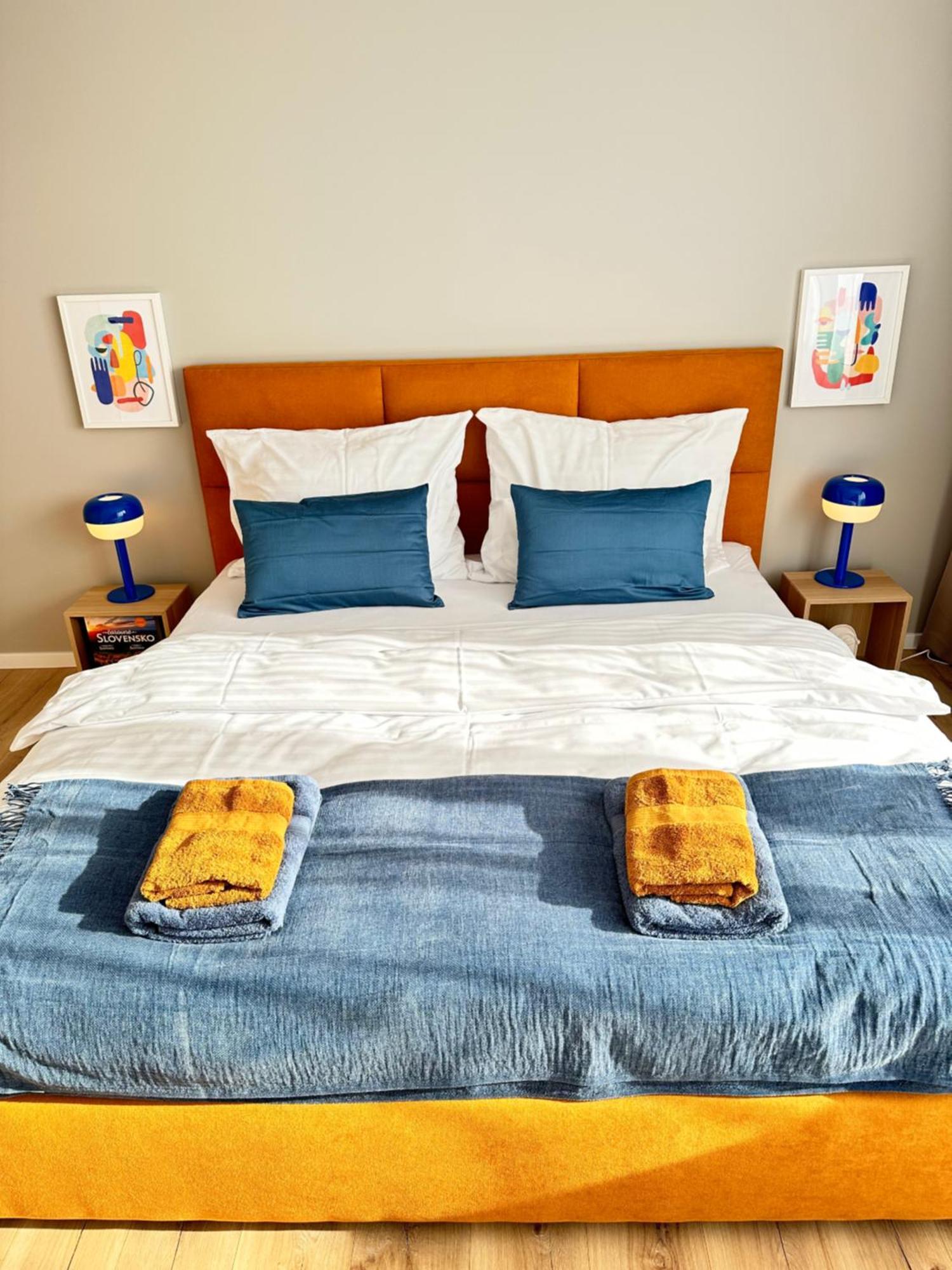 Trendy Apartment เตร็นชีน ภายนอก รูปภาพ