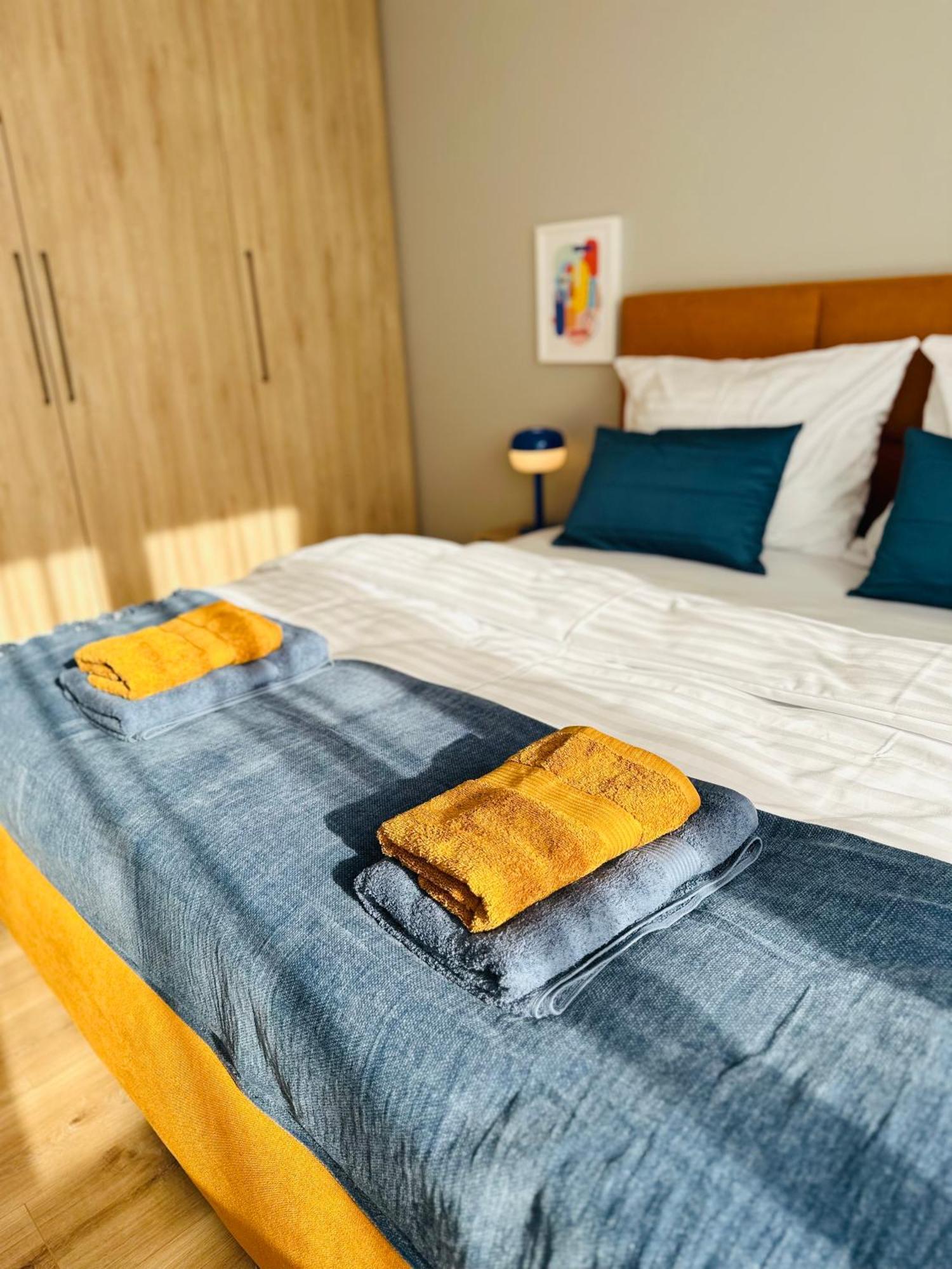 Trendy Apartment เตร็นชีน ภายนอก รูปภาพ
