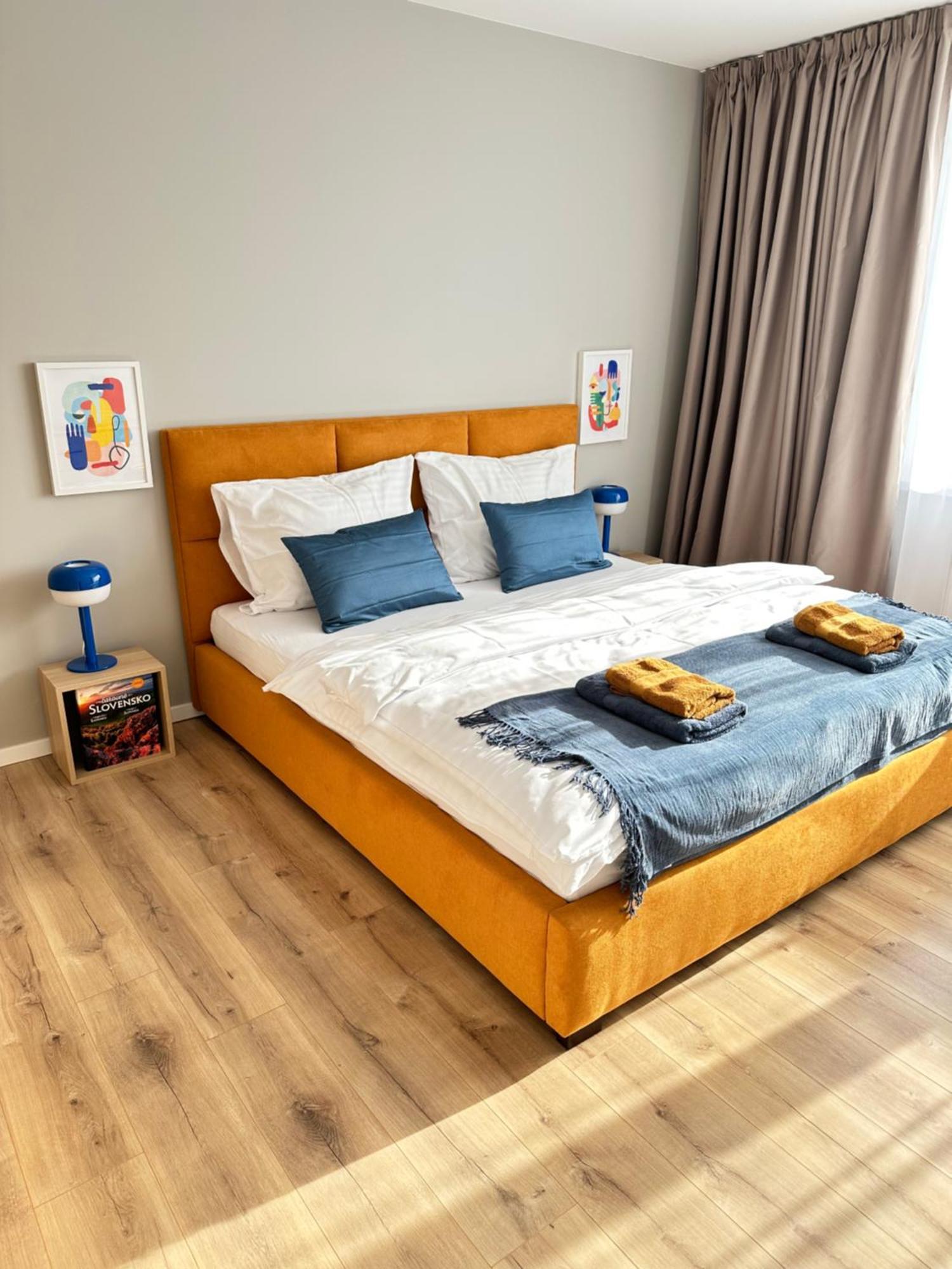 Trendy Apartment เตร็นชีน ภายนอก รูปภาพ