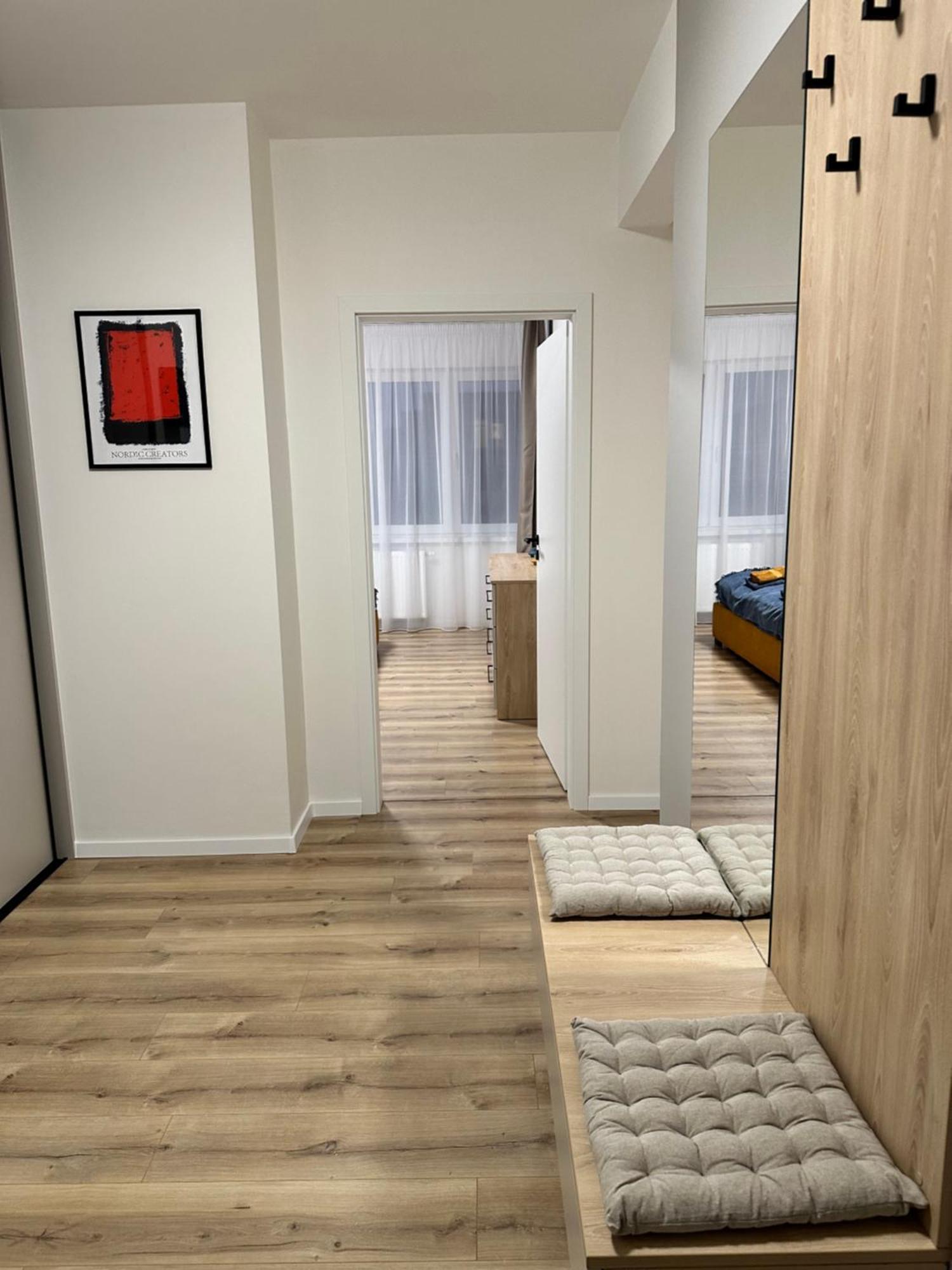 Trendy Apartment เตร็นชีน ภายนอก รูปภาพ
